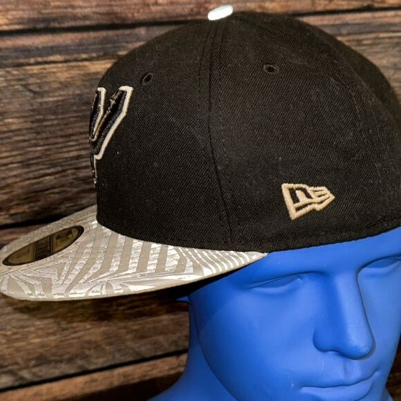 New Era 59Fifty Spurs Hat with Reflective Rim fitted 7-5/8 - Picture 4 of 7
